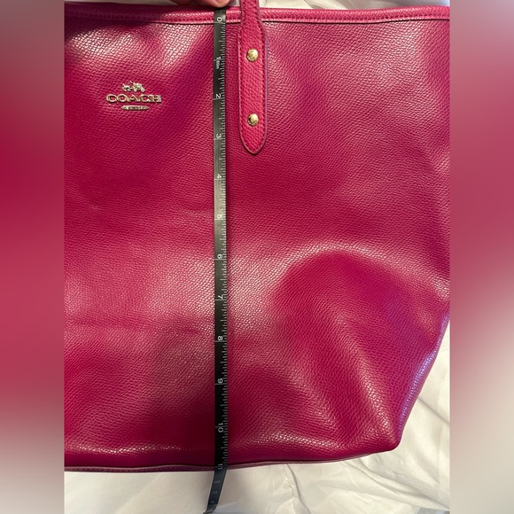 Raspberry Fuchsia Pinkish Purple Coach Tote Bag, Excellent Condition! 🌺 - Picture 11 of 16